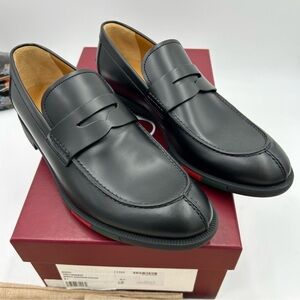 Men’s Gucci leather strap penny loafer with web detail size 6.5 fit 7.5 US